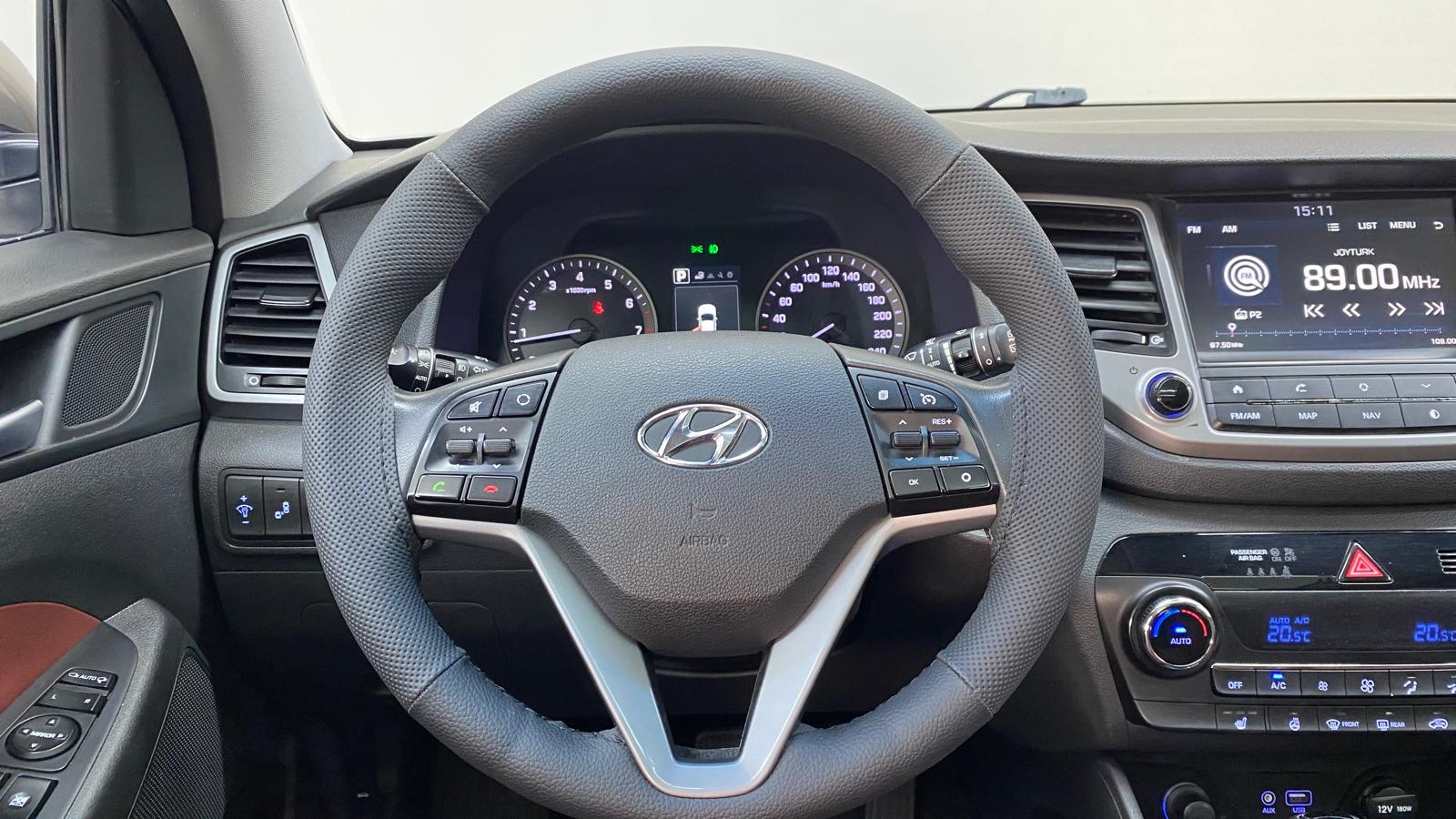 HYUNDAI TUCSON 12